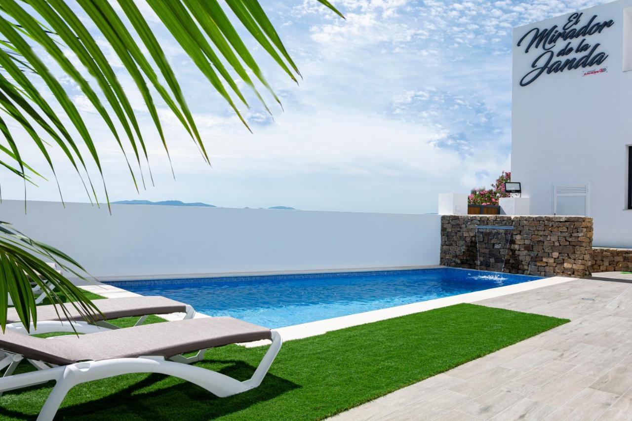 Apartamentos El Mirador De La Janda Беналуп Касас Виехас Екстериор снимка