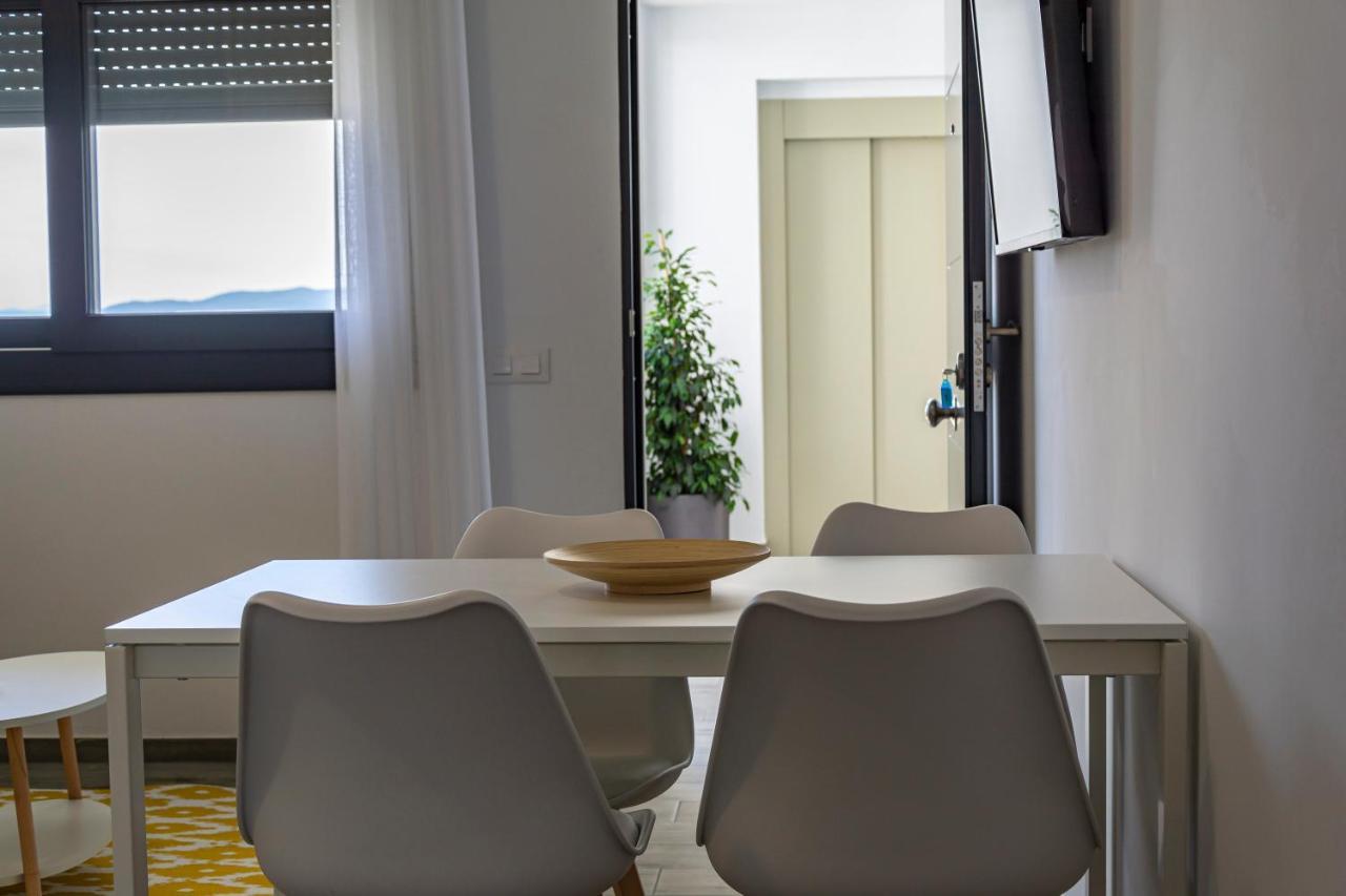 Apartamentos El Mirador De La Janda Беналуп Касас Виехас Екстериор снимка